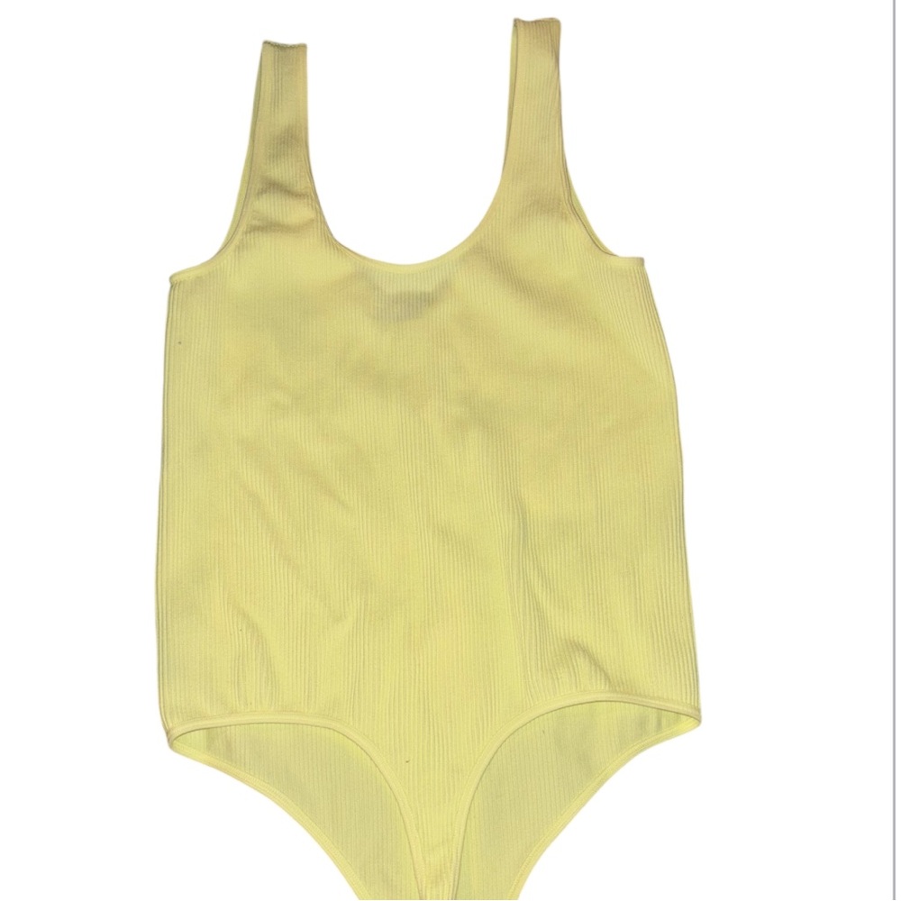 Colsie Light Yellow Ribbed Tank Top / Large